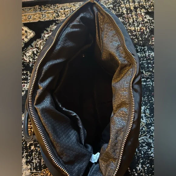 Black Quilted Tote Bag EUC! - Picture 11 of 14